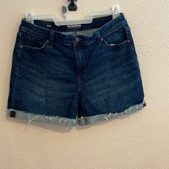 NWOT WOMENS SONOMA SHORTS SIZE 12 - Picture 2 of 7